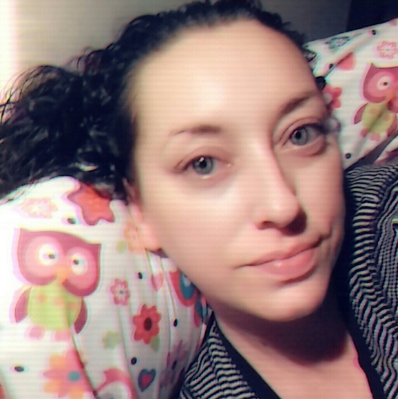 Meet your Posher, Melissa ⭐⭐⭐⭐⭐ - Picture 2 of 2